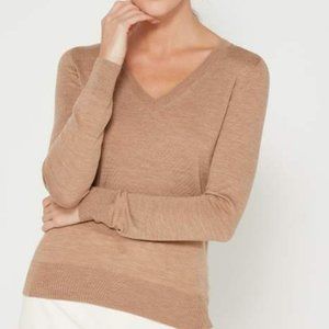 Banana Republic Merino Wool V Neck - size S